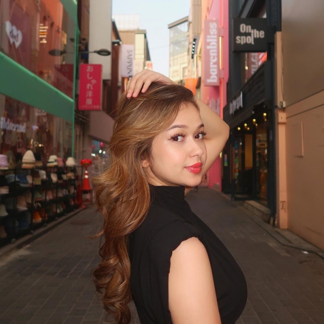 Makin Dewasa, Ini Foto Cantik Rebecca Klopper saat Liburan di Korea Selatan 