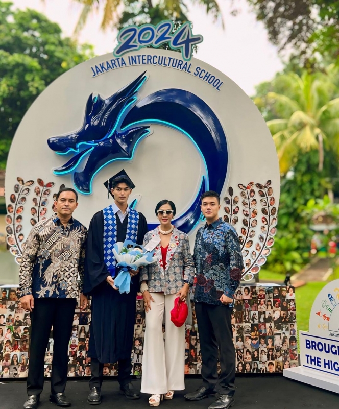 Foto Wisuda Kelulusan Marco Anak Diah Permatasari, Bikin Bangga Raih Beasiswa Kuliah di Luar Negeri