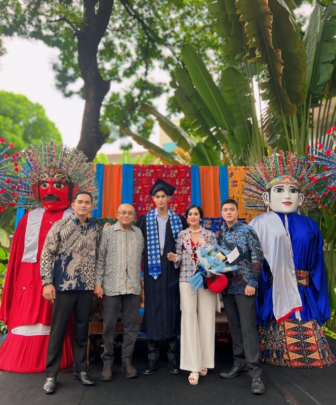 Foto Wisuda Kelulusan Marco Anak Diah Permatasari, Bikin Bangga Raih Beasiswa Kuliah di Luar Negeri