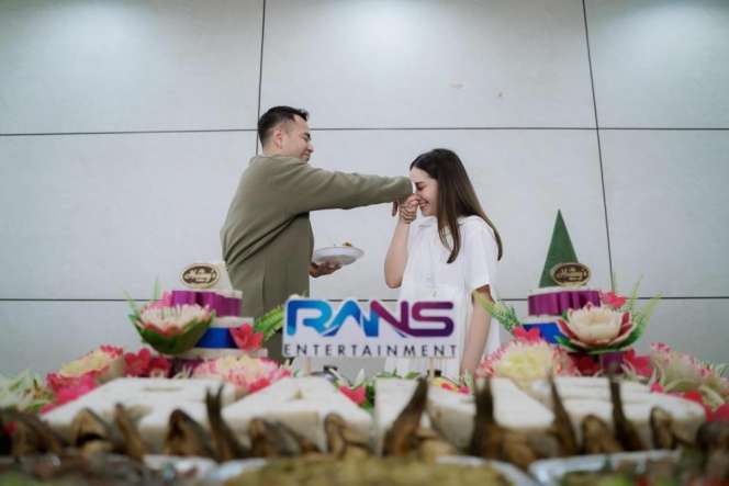 Boyong Semua Karyawan Pindah, Ini 10 Foto Syukuran Kantor Baru RANS