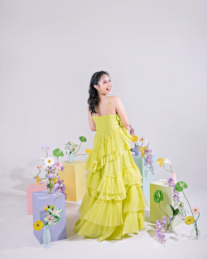 Aura Bumil Kian Terpancar, Ini Foto Terbaru Maternity Shoot Clairine Clay Tanpa Joshua Suherman