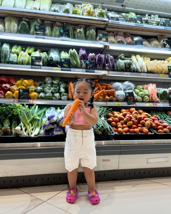 8 Foto Centil Xarena Anak Siti Badriah dan Krisjiana, Makin Gemoy dan Pintar Pose di Depan Kamera