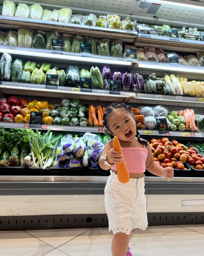 8 Foto Centil Xarena Anak Siti Badriah dan Krisjiana, Makin Gemoy dan Pintar Pose di Depan Kamera