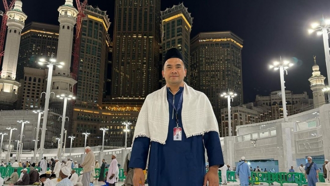 9 Foto Saipul Jamil Jalani Ibadah Haji di Tanah Suci, Asyik Sambil Kulineran