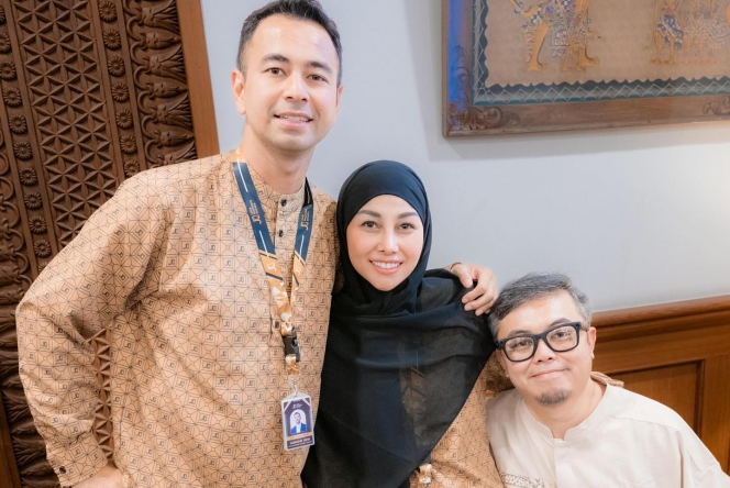 10 Foto Raffi Ahmad dan Nagita Slavina Berangkat Haji, Penuh Haru Pisah dari Anak