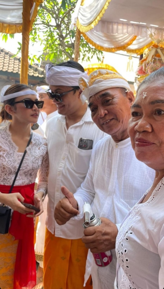 Foto Mahalini dan Rizky Febian Ikut Upacara Memukur di Bali, Toleransinya Tuai Pujian