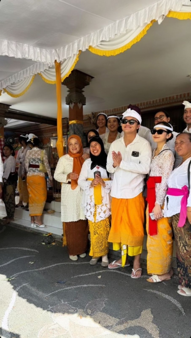 Foto Mahalini dan Rizky Febian Ikut Upacara Memukur di Bali, Toleransinya Tuai Pujian