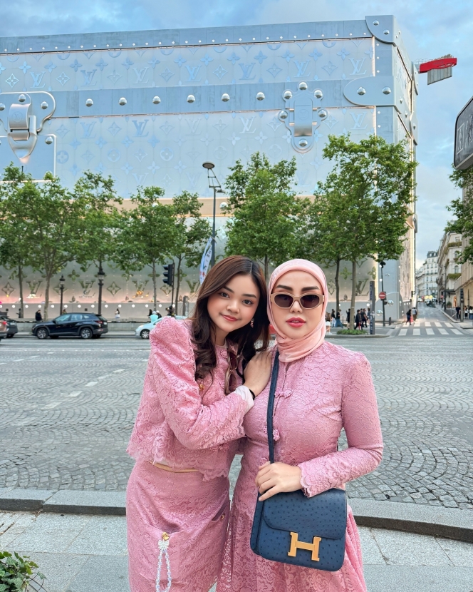 10 Foto Bella Shofie Liburan ke Eropa Bareng Putri Sambung, Selalu Kompak bak Bestie!