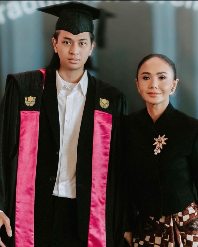 Foto Penampilan Terbaru Cavin Obrient Anak Yuni Shara yang Gantengnya Makin Kebangetan