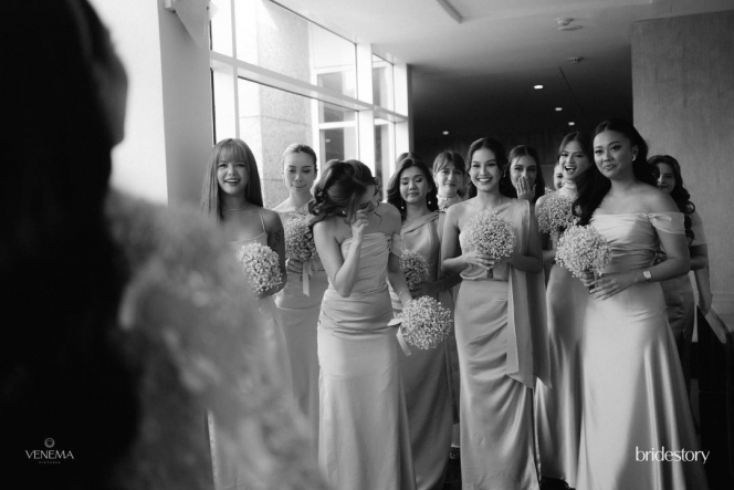 Beby Tsabina Unggah Foto bareng Para Bridesmaid, Salah Satunya Ada Idol K-Pop!