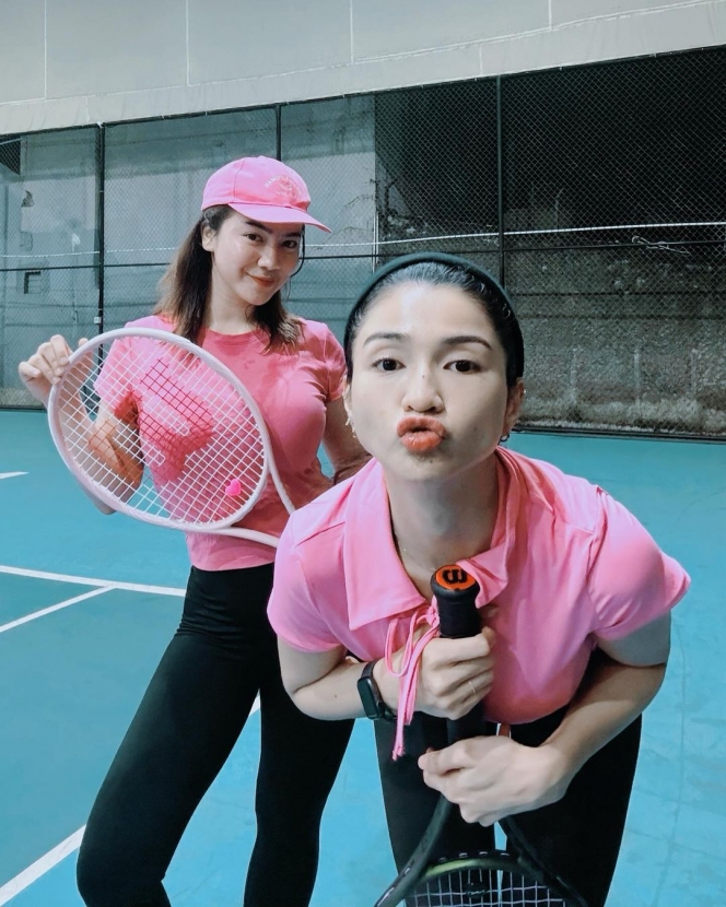 Deretan Foto Felicya Angelista Main Tenis Pakai Outfit Serba Pink, Pinky Lovers Abis!