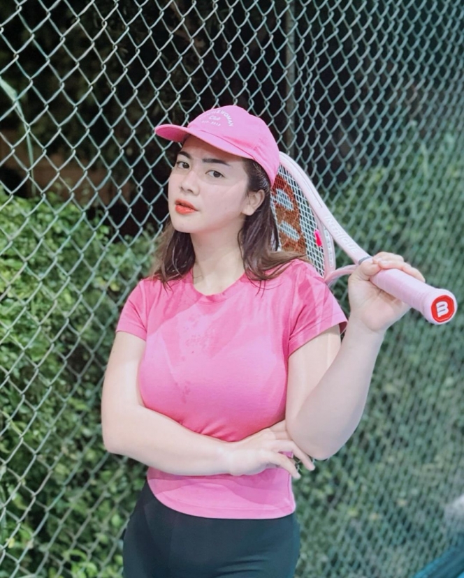 Deretan Foto Felicya Angelista Main Tenis Pakai Outfit Serba Pink, Pinky Lovers Abis!