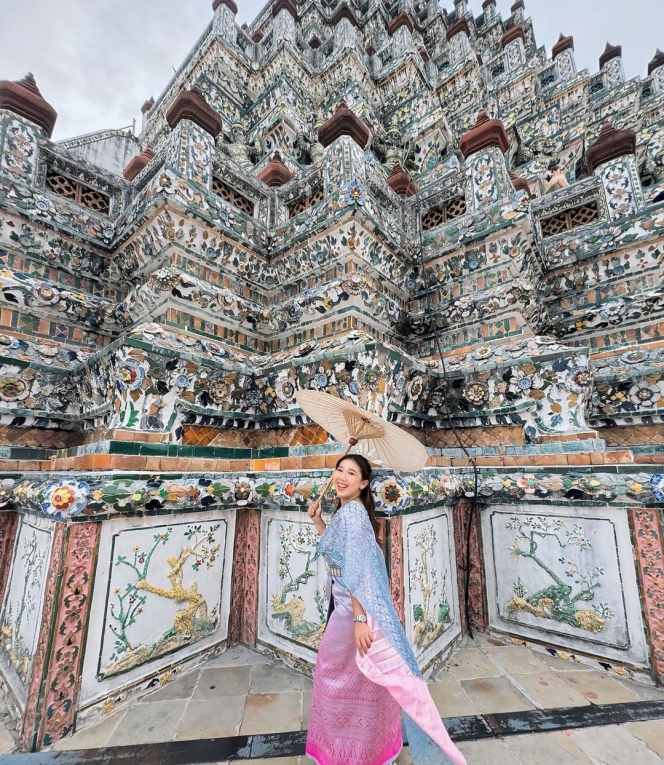 Tampil Menawan, Ini Foto Liburan Kiky Saputri di Wat Arun
