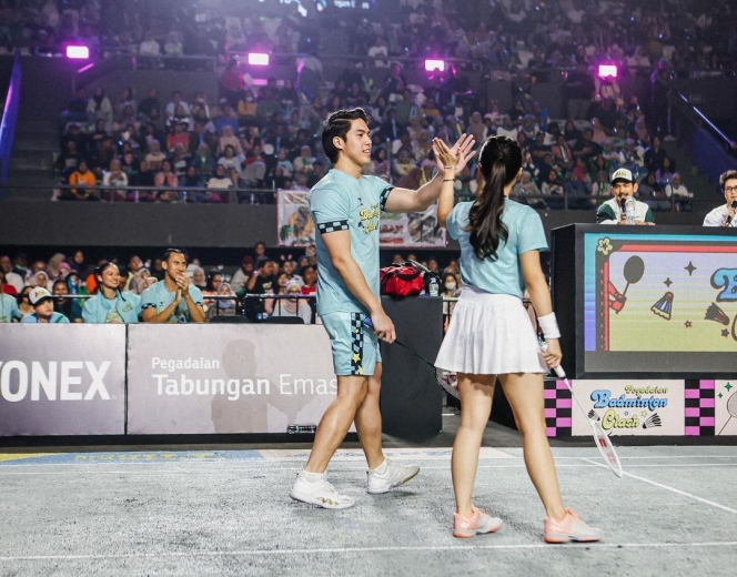 9 Foto Kekompakan El Rumi dengan Angie Marcheria di Badminton Clash, Disebut Cocok Hingga Ramai Dijodohkan