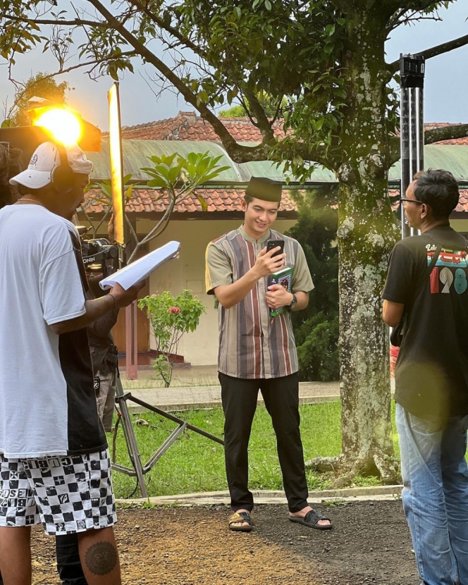 Karier Makin Moncer, Ini 10 Foto Teuku Ryan Saat di Lokasi Syuting Sinetron