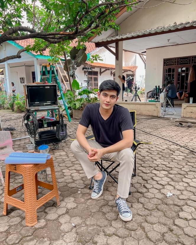 Karier Makin Moncer, Ini 10 Foto Teuku Ryan Saat di Lokasi Syuting Sinetron