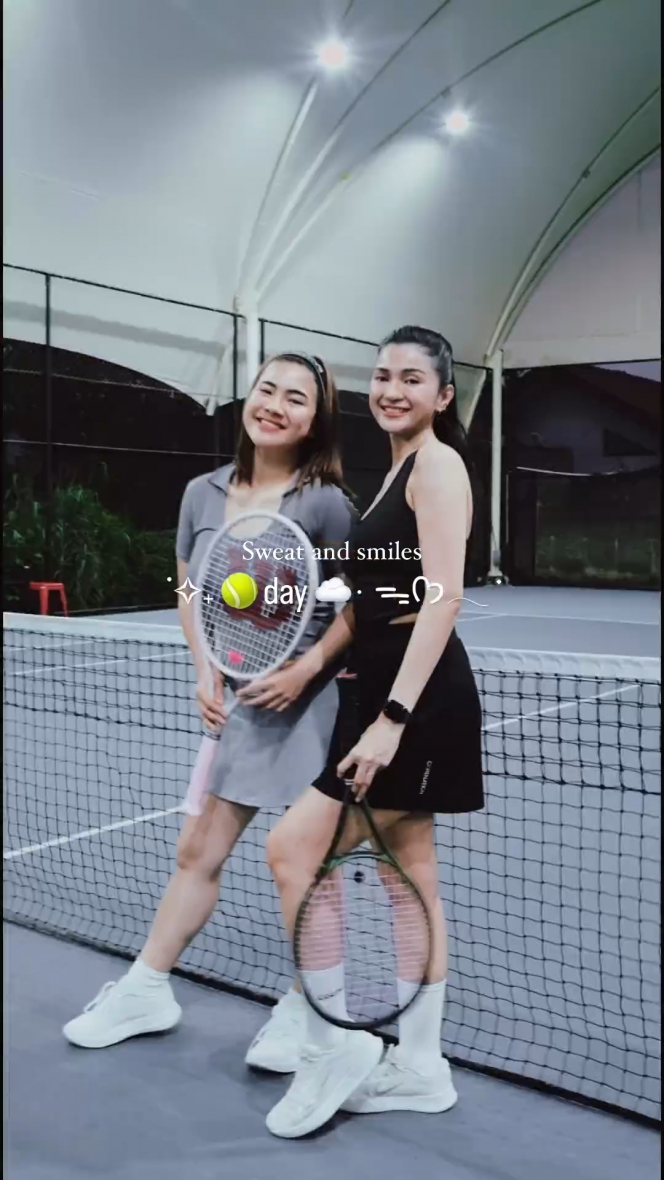 7 Foto Felicya Angelista dan Furry Citra di Lapangan Tennis, Tetap Cantik Meski Banjir Keringat