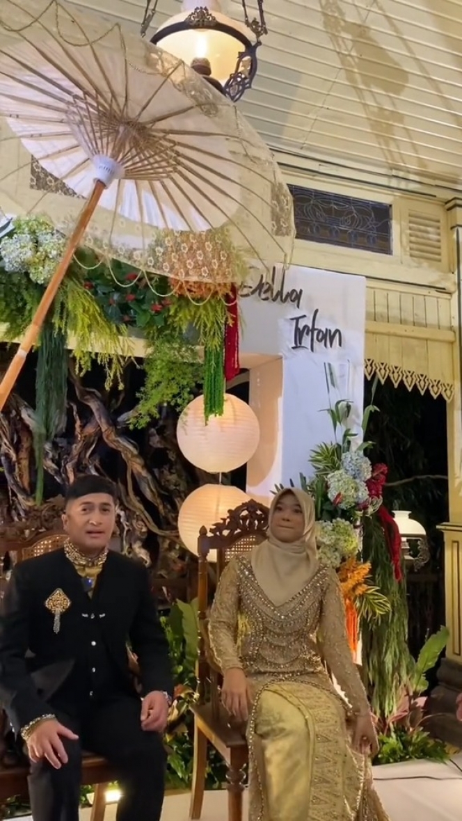 10 Foto Anniversary ke-17 Pernikahan Irfan Hakim dan Istri, Dirayakan bak Pengantin Baru