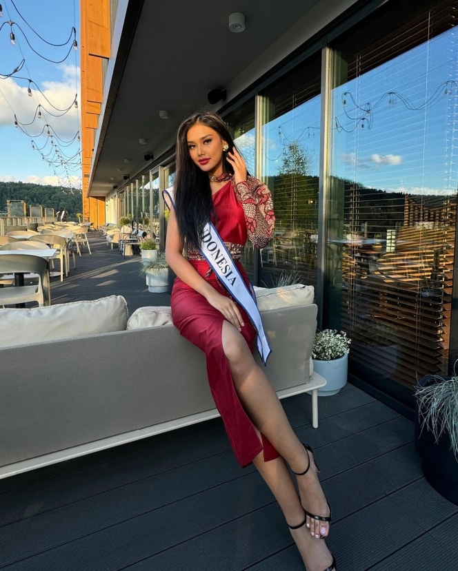 10 Foto Busana yang Dipakai Harashta Haifa Zahra saat Kompetisi Miss Supranational 2024