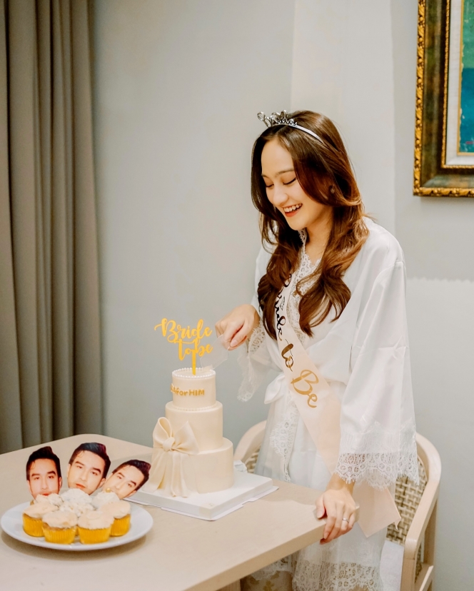 Sempat Dirahasiakan, Ini 8 Foto Bridal Shower Salshabilla Adriani Bareng Circle Pertemanannya