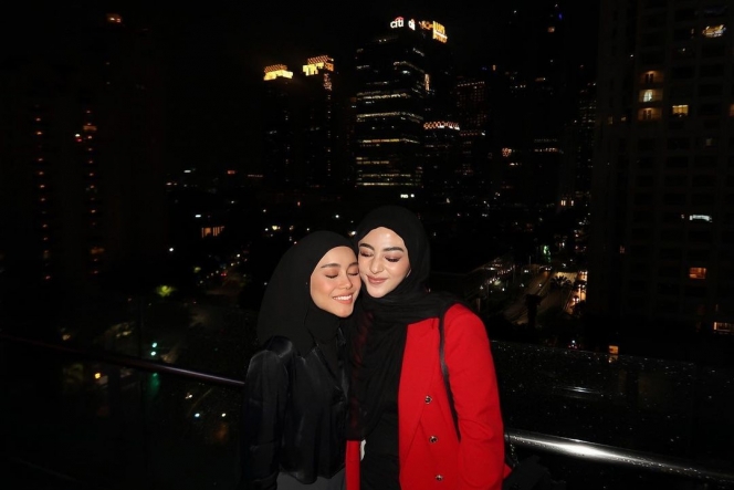 Deretan Foto Margin Wieheerm Rayakan Ultah ke-24, Pose Romantis Bareng Suami Ditemani Para Sahabat