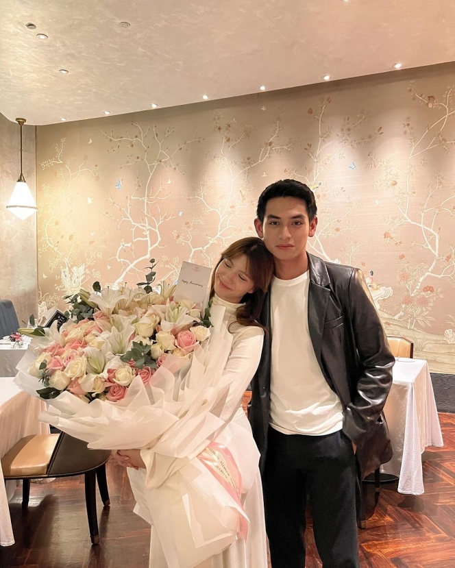 10 Potret Cassandra Lee Rayakan Anniversary bareng Pacar, Diajak Fancy Dinner hingga Dapat Buket Bunga Super Besar