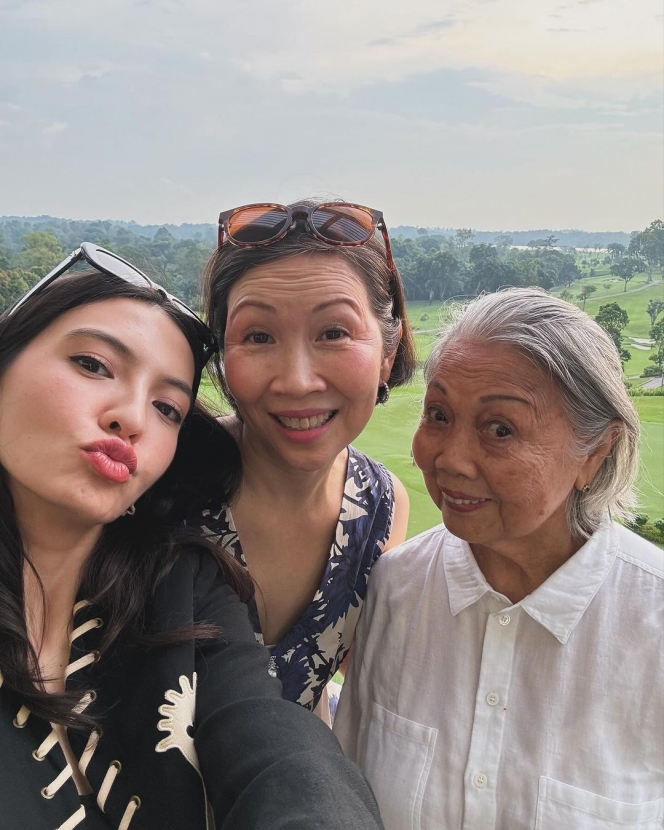 Deretan Foto Raline Shah Habiskan Waktu bareng Sang Nenek, Diajak Jalan-Jalan Keliling Kota