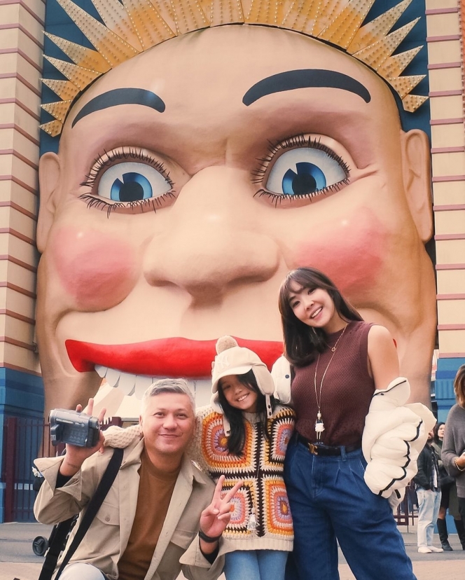 8 Foto Gading Gisel Gempi Kunjungi Luna Park di Australia, Seru Banget Bikin Netizen Ikutan Senang!