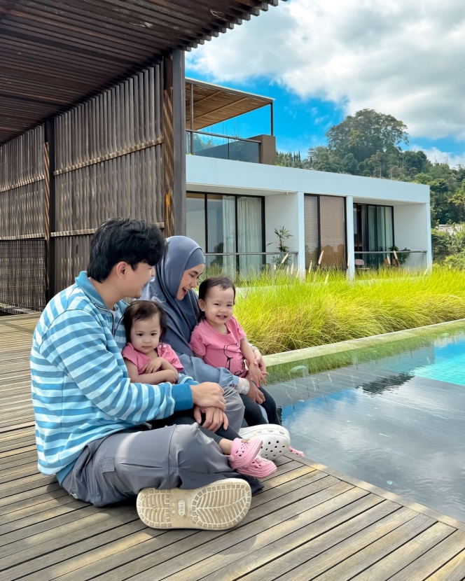 Sambil Baby Moon, Ini Foto Anisa Rahma Ajak Si Kembar Liburan ke Lembang Bareng Geng Butterfly