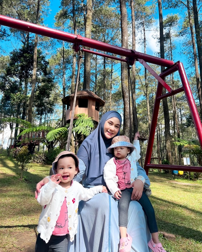 Sambil Baby Moon, Ini Foto Anisa Rahma Ajak Si Kembar Liburan ke Lembang Bareng Geng Butterfly