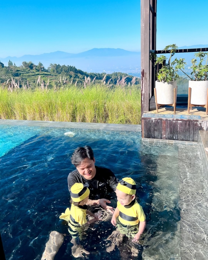 Sambil Baby Moon, Ini Foto Anisa Rahma Ajak Si Kembar Liburan ke Lembang Bareng Geng Butterfly