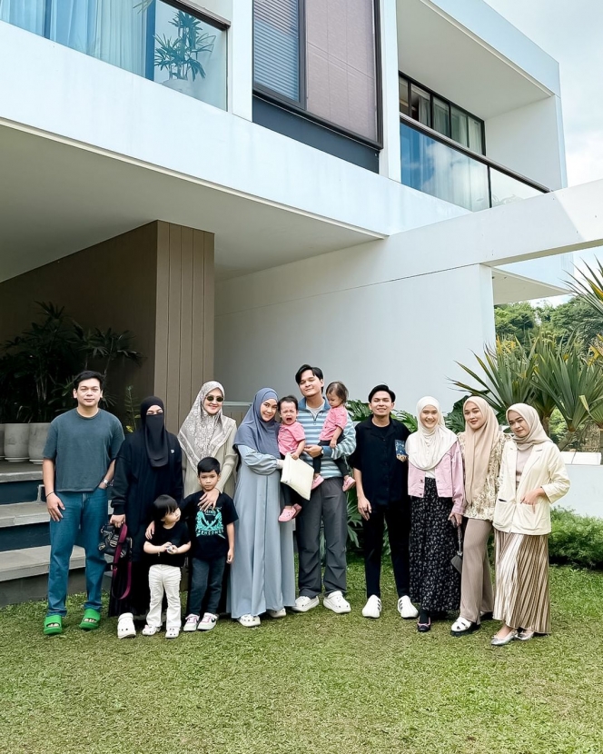 Sambil Baby Moon, Ini Foto Anisa Rahma Ajak Si Kembar Liburan ke Lembang Bareng Geng Butterfly