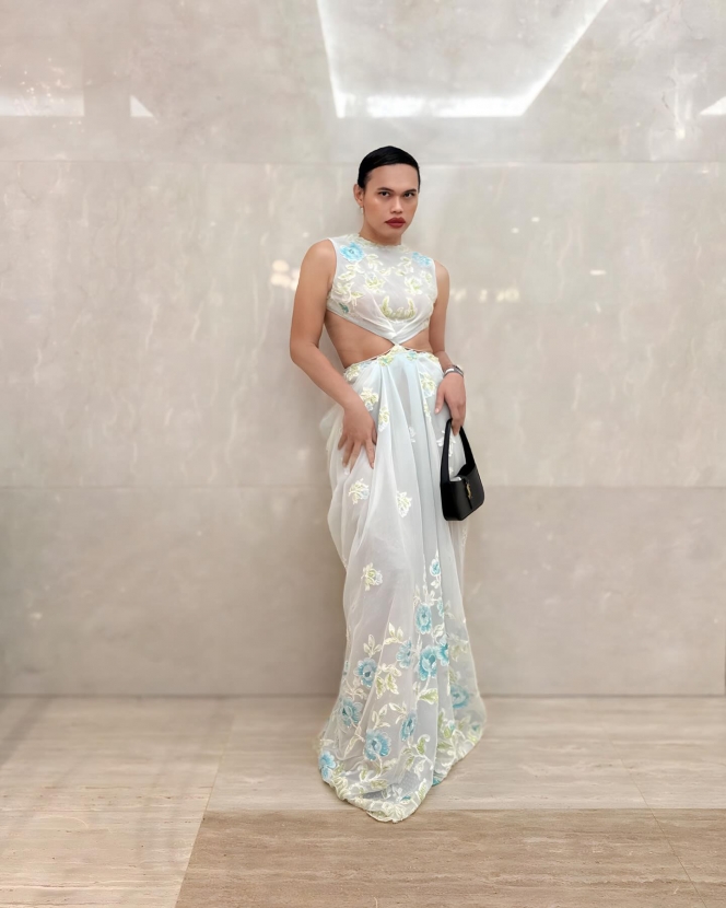 Sedang Ramai Dikritik, Ini 10 Foto OOTD Wanda Hara Pakai Dress yang Feminin