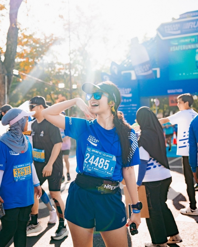 Sempet Kesel Gegara Kebelet, Ini Foto Gaya Febby Rastanty saat Ikut Marathon di Bandung