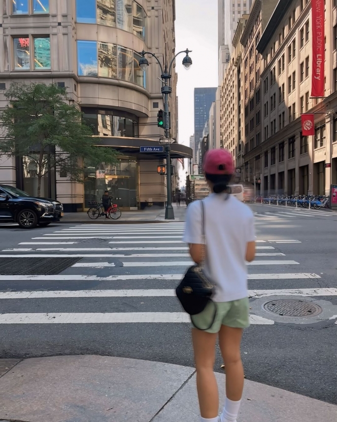 7 Foto Gaya Bunga Zainal di New York, Antar Anak Ikut Summer Program Columbia University Sambil Liburan