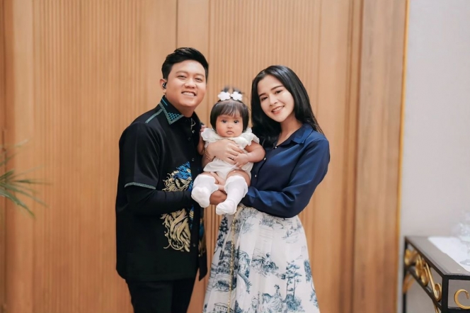 9 Foto Gemas Dek Cunda, Anak Bella Bonita dan Denny Caknan yang Sudah Pandai Berpose di Depan Kamera