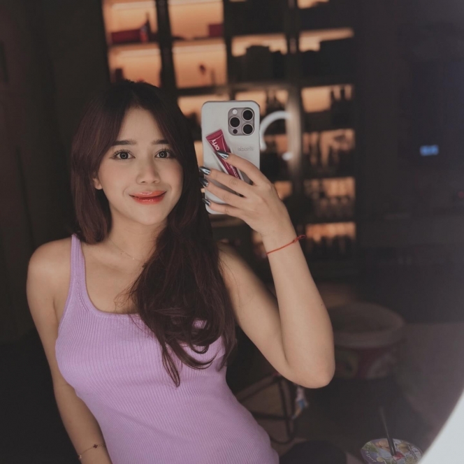 8 Foto Terbaru Brisia Jodie Pamer Body Goals, Dipuji Makin Cantik dan Glowing!