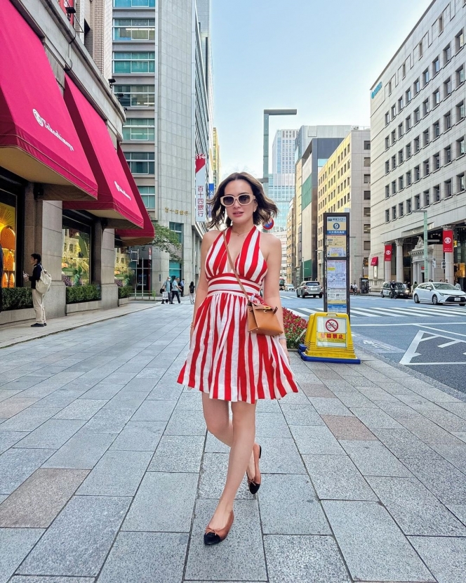 Foto OOTD Shandy Aulia saat Jalan-Jalan di Tokyo Curi Perhatian, Netizen: Cocok buat Agustusan