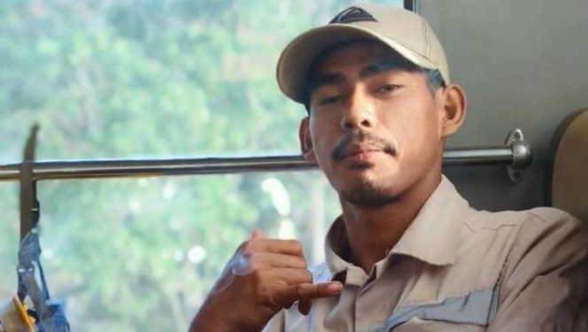 Bikin Netizen Heboh, Ini 10 Foto Pria Viral dari Maluku yang Mirip Dali Wassink