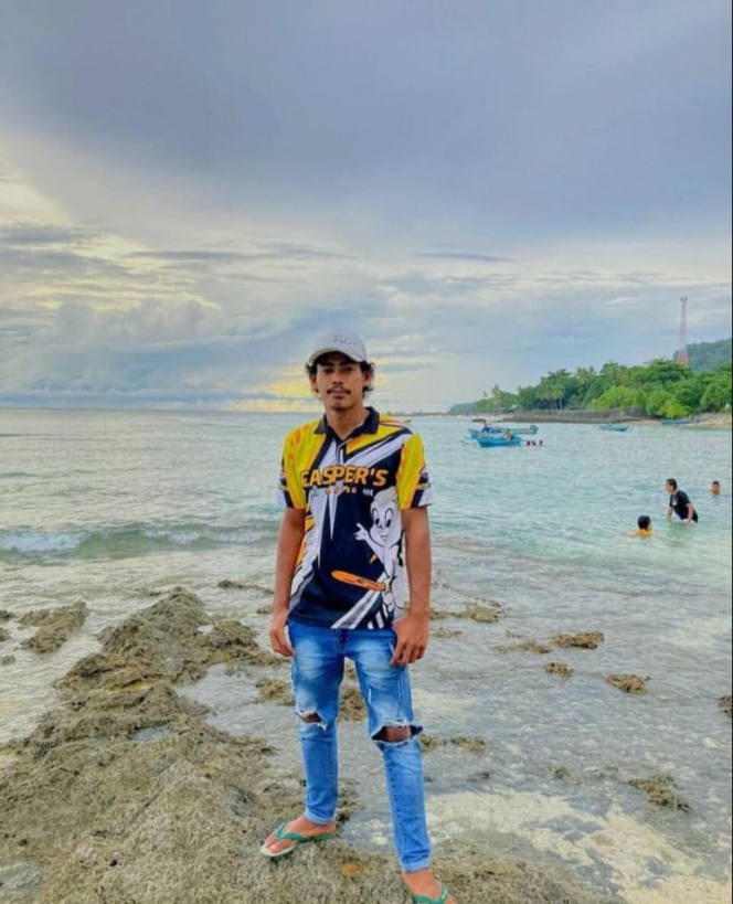 Bikin Netizen Heboh, Ini 10 Foto Pria Viral dari Maluku yang Mirip Dali Wassink