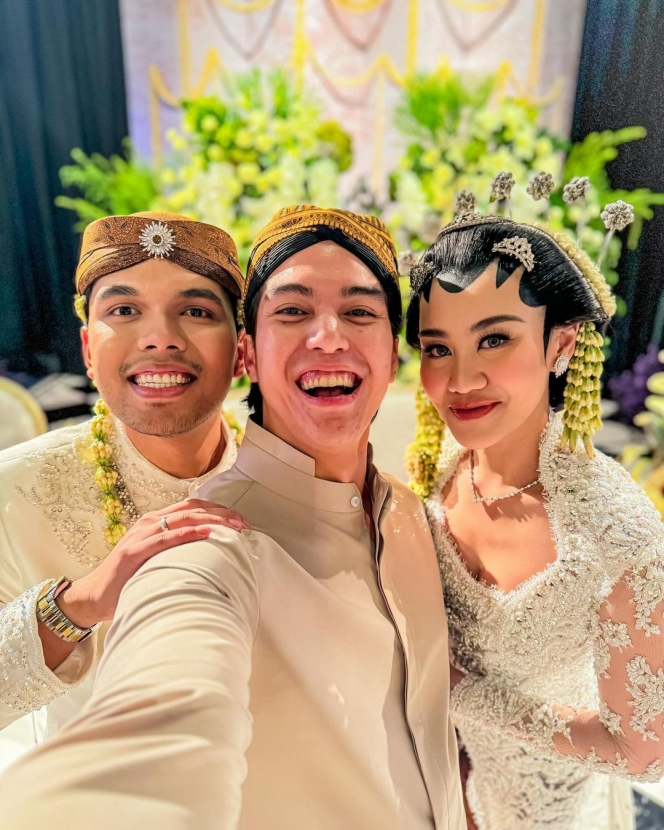 10 Foto El Rumi Jadi Groomsmen di Pernikahan Aaliyah Thariq, Sosok Gandengan Baru Jadi Sorotan Warganet