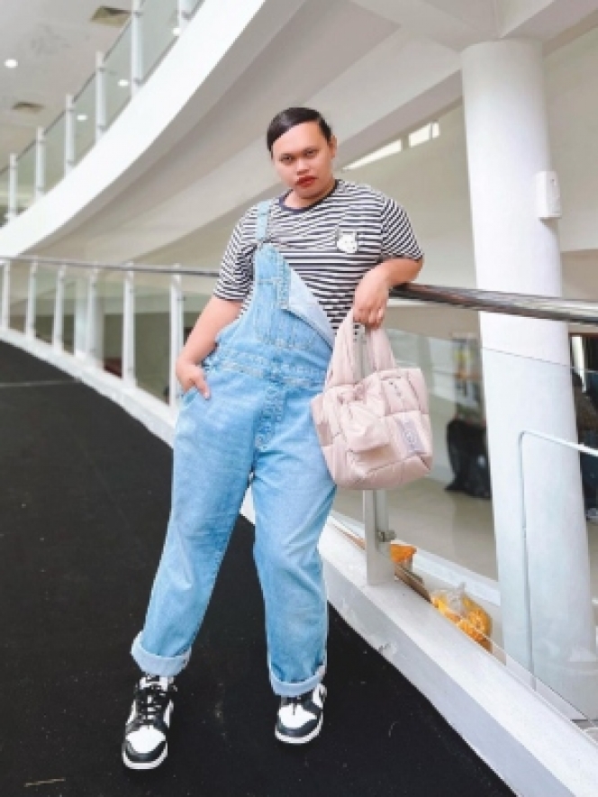 9 Foto Transfromasi Wanda Hara, Dulu Bernama Irwansyah Kini Jadi Fashion Stylish Ternama 