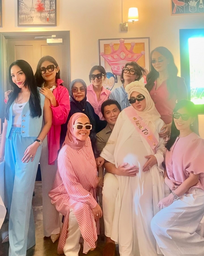 8 Momen Kejutan Baby Shower Syahrini, Fix Punya Anak Kembar nih?