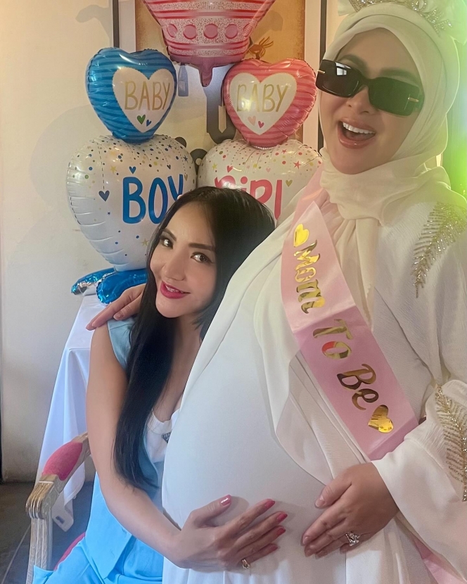 8 Momen Kejutan Baby Shower Syahrini, Fix Punya Anak Kembar nih?