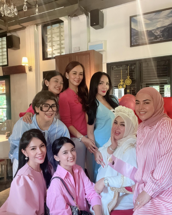 8 Momen Kejutan Baby Shower Syahrini, Fix Punya Anak Kembar nih?