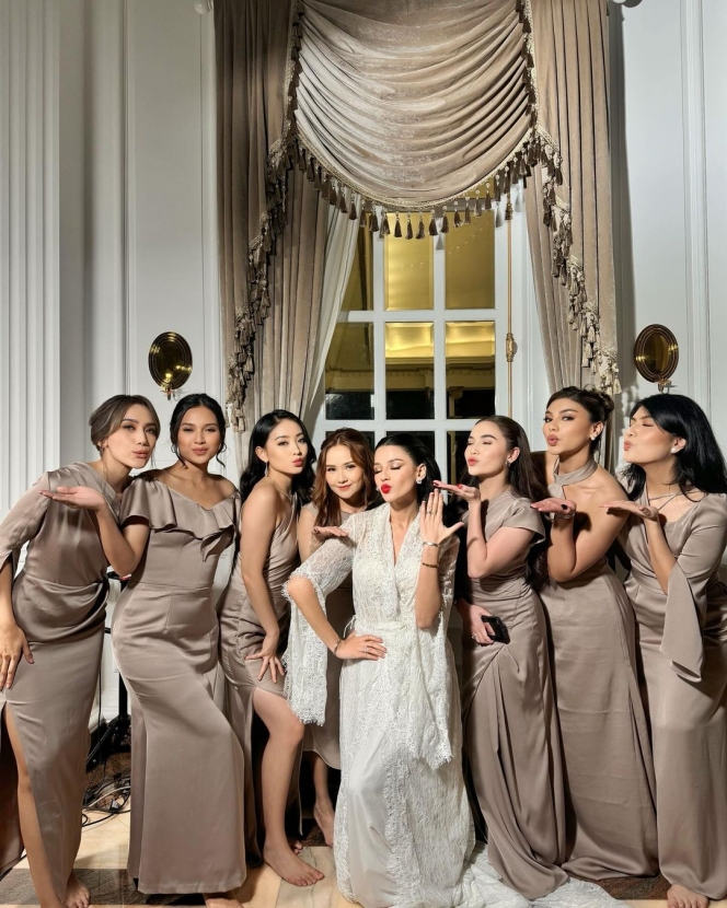 8 Foto Bridesmaid di Pernikahan Susan Sameh yang Disebut Bertabur Bintang, Ada Natasha Wilona hingga Indah Permatasari