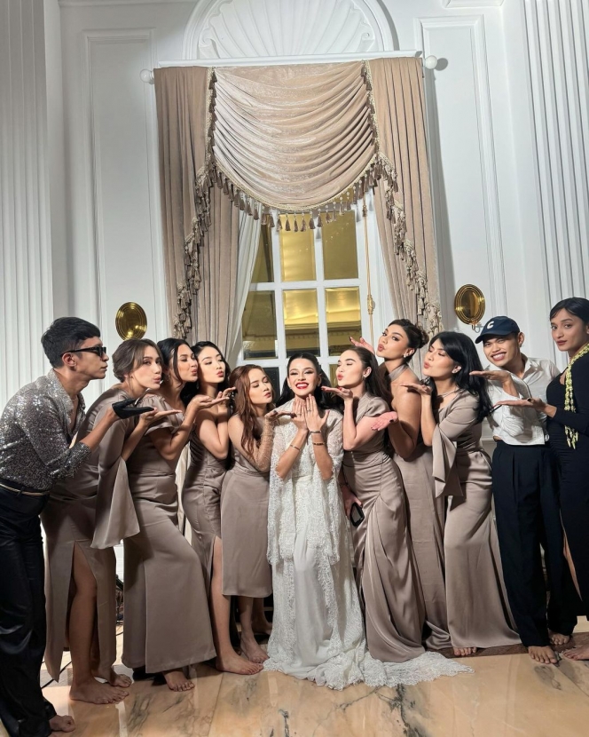 8 Foto Bridesmaid di Pernikahan Susan Sameh yang Disebut Bertabur Bintang, Ada Natasha Wilona hingga Indah Permatasari