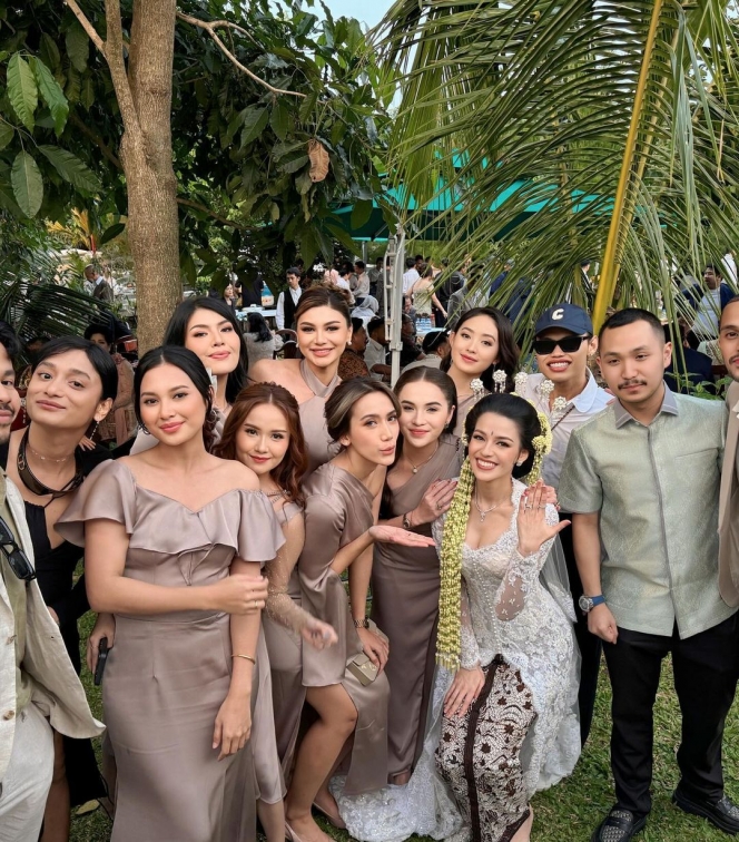 8 Foto Bridesmaid di Pernikahan Susan Sameh yang Disebut Bertabur Bintang, Ada Natasha Wilona hingga Indah Permatasari