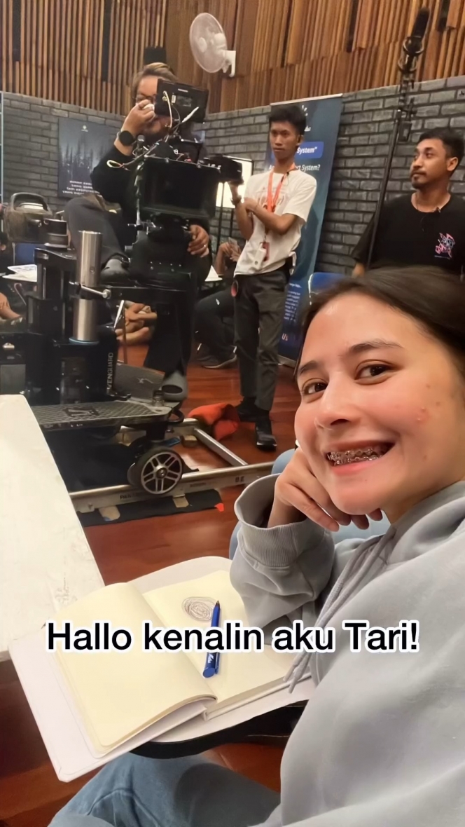 Totalitas, Ini 10 Foto Prilly Latuconsina Pasang Behel Asli Demi Film Barunya