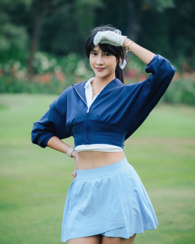 7 Foto Anya Geraldine yang Pamer Skill Main Golf, Definisi Anime Hidup di Dunia Nyata